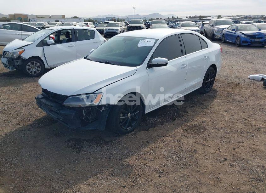 Photo 2 of 2013 Volkswagen Jetta 2.5L SE (VIN 3VWDP7AJ8DM298939)