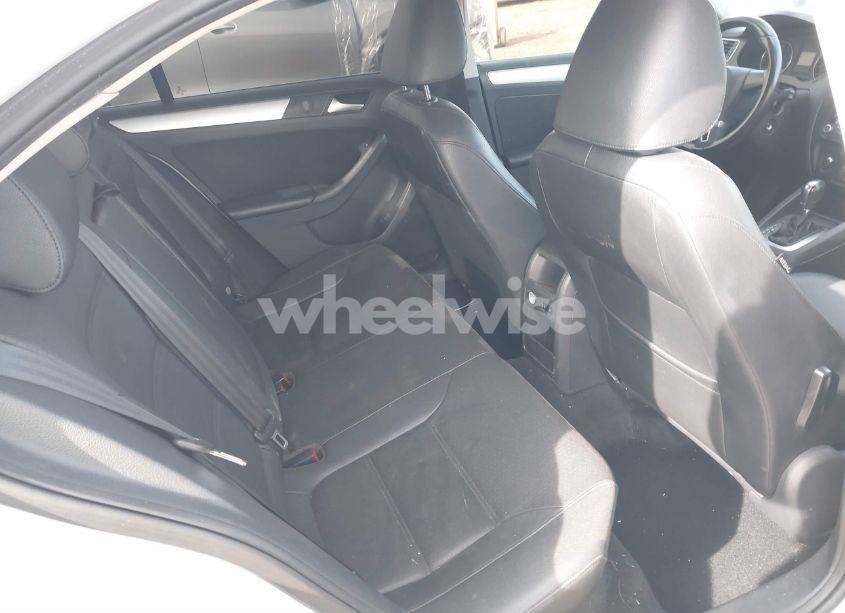 Photo 8 of 2013 Volkswagen Jetta 2.5L SE (VIN 3VWDP7AJ8DM298939)