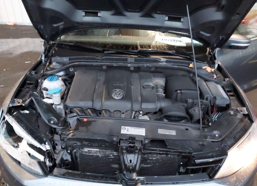 Photo 10 of 2013 Volkswagen Jetta 2.5L SE (VIN 3VWDP7AJ8DM307168)