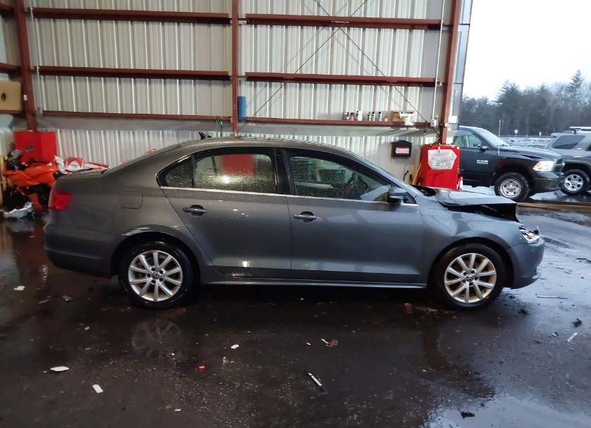 Photo 13 of 2013 Volkswagen Jetta 2.5L SE (VIN 3VWDP7AJ8DM307168)