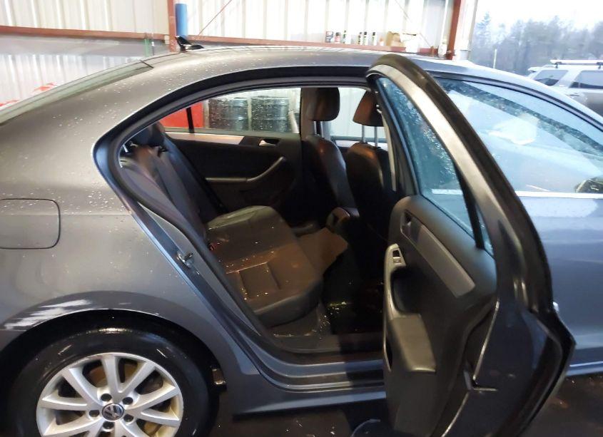 Photo 8 of 2013 Volkswagen Jetta 2.5L SE (VIN 3VWDP7AJ8DM307168)