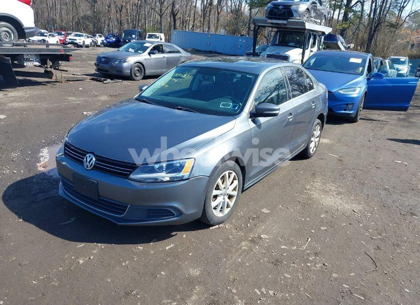 Photo 2 of 2013 Volkswagen Jetta 2.5L SE (VIN 3VWDP7AJ8DM354362)