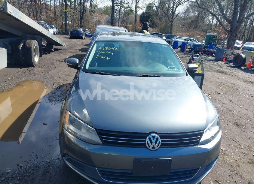 Photo 6 of 2013 Volkswagen Jetta 2.5L SE (VIN 3VWDP7AJ8DM354362)