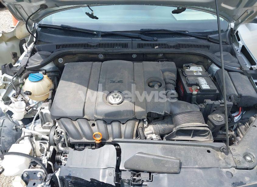 Photo 10 of 2013 Volkswagen Jetta 2.5L SE (VIN 3VWDP7AJ8DM380055)