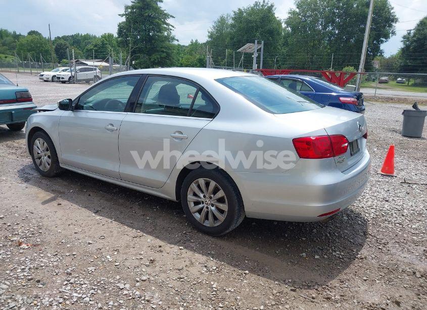 Photo 3 of 2013 Volkswagen Jetta 2.5L SE (VIN 3VWDP7AJ8DM380055)