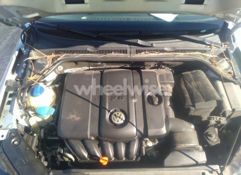 Photo 10 of 2013 Volkswagen Jetta 2.5L SE (VIN 3VWDP7AJ8DM392738)