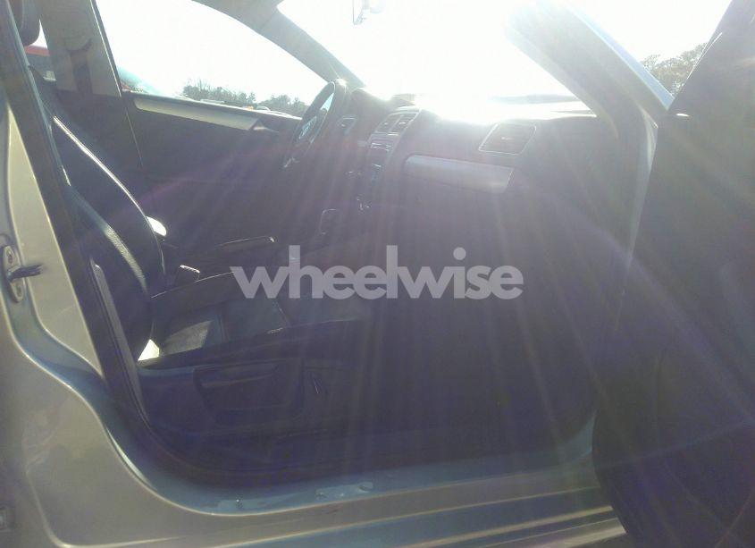 Photo 5 of 2013 Volkswagen Jetta 2.5L SE (VIN 3VWDP7AJ8DM392738)