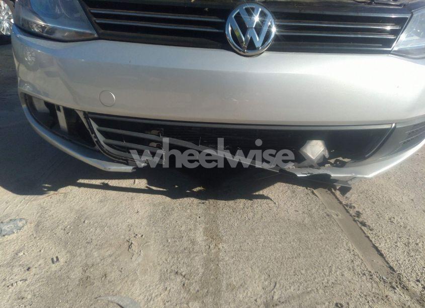 Photo 6 of 2013 Volkswagen Jetta 2.5L SE (VIN 3VWDP7AJ8DM392738)