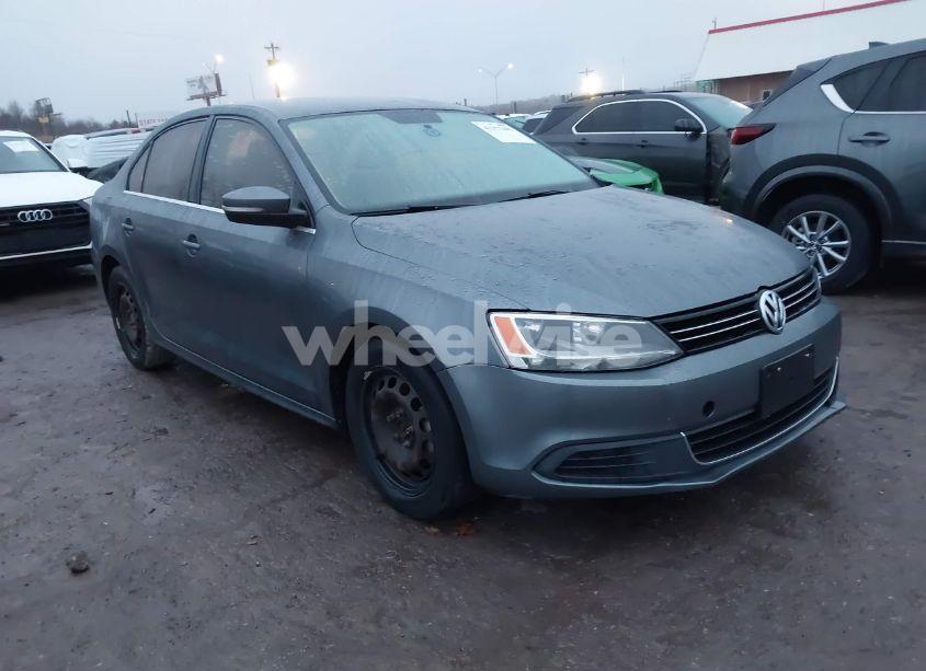 2013 Volkswagen Jetta 2.5L SE (VIN 3VWDP7AJ8DM405519) main photo