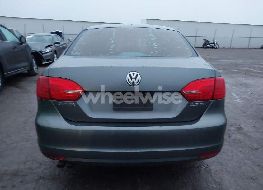 Photo 16 of 2013 Volkswagen Jetta 2.5L SE (VIN 3VWDP7AJ8DM405519)