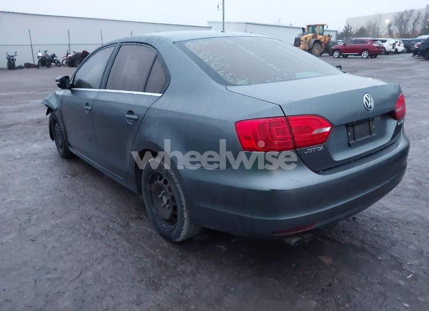 Photo 3 of 2013 Volkswagen Jetta 2.5L SE (VIN 3VWDP7AJ8DM405519)