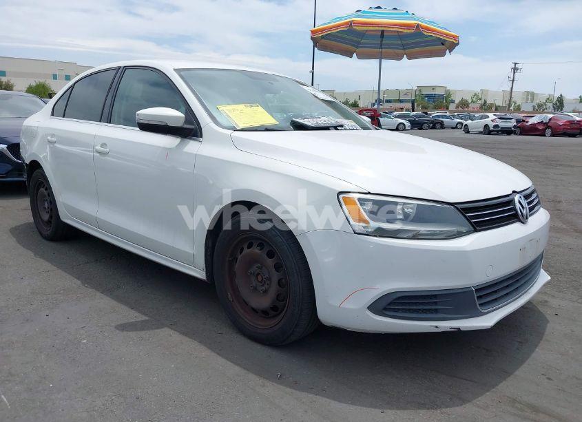 2013 Volkswagen Jetta 2.5L SE (VIN 3VWDP7AJ8DM408355) main photo
