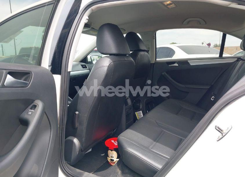 Photo 8 of 2013 Volkswagen Jetta 2.5L SE (VIN 3VWDP7AJ8DM408355)