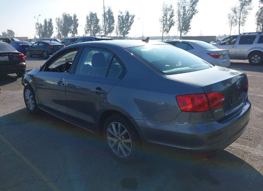 Photo 3 of 2013 Volkswagen Jetta 2.5L SE (VIN 3VWDP7AJ8DM436642)