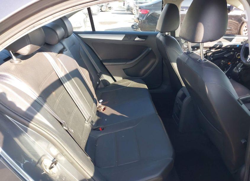 Photo 8 of 2013 Volkswagen Jetta 2.5L SE (VIN 3VWDP7AJ8DM436642)
