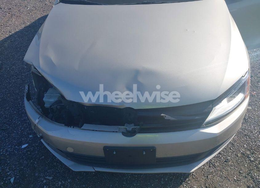 Photo 6 of 2012 Volkswagen Jetta 2.5L SE (VIN 3VWDP7AJ9CM116616)