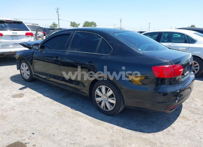 Photo 3 of 2012 Volkswagen Jetta 2.5L SE (VIN 3VWDP7AJ9CM131651)