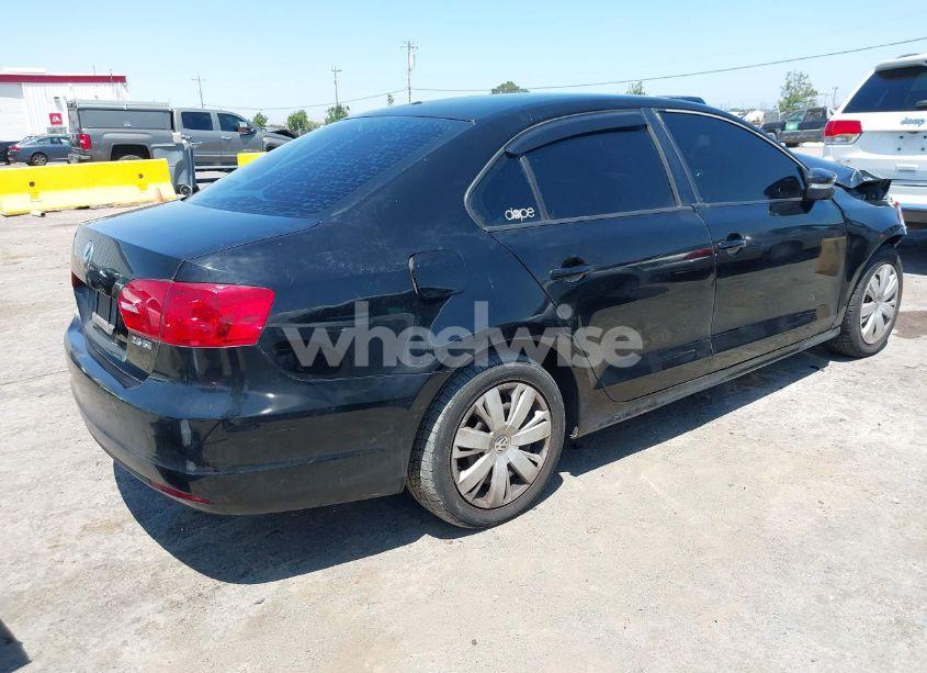 Photo 4 of 2012 Volkswagen Jetta 2.5L SE (VIN 3VWDP7AJ9CM131651)