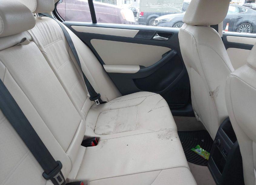 Photo 8 of 2012 Volkswagen Jetta 2.5L SE (VIN 3VWDP7AJ9CM314354)