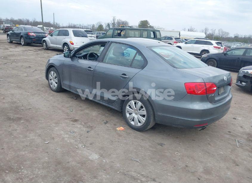 Photo 3 of 2012 Volkswagen Jetta 2.5L SE (VIN 3VWDP7AJ9CM315214)