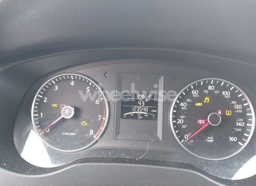 Photo 7 of 2012 Volkswagen Jetta 2.5L SE (VIN 3VWDP7AJ9CM315214)