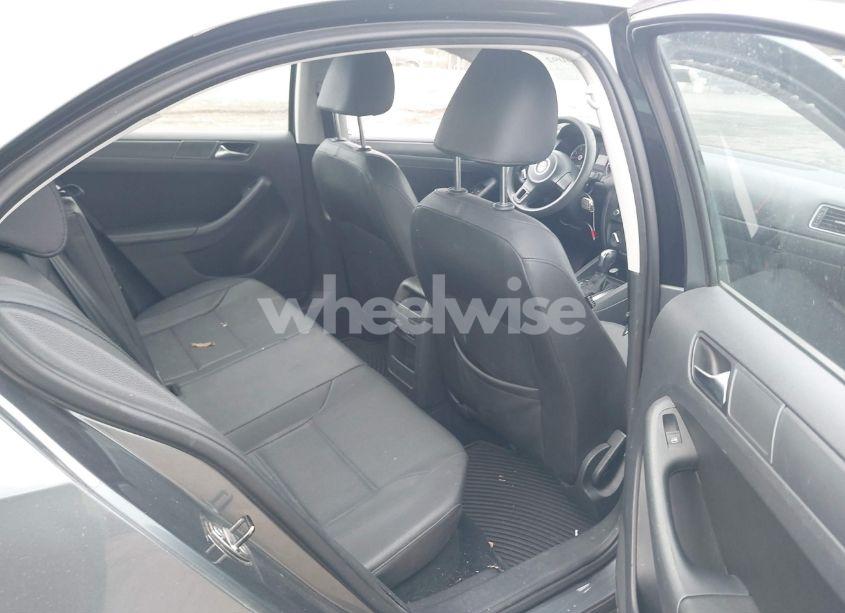 Photo 8 of 2012 Volkswagen Jetta 2.5L SE (VIN 3VWDP7AJ9CM315214)