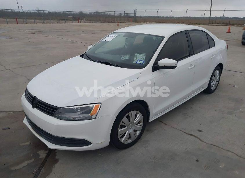Photo 2 of 2012 Volkswagen Jetta 2.5L SE (VIN 3VWDP7AJ9CM318968)