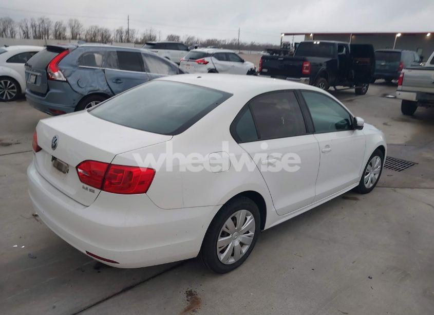 Photo 4 of 2012 Volkswagen Jetta 2.5L SE (VIN 3VWDP7AJ9CM318968)