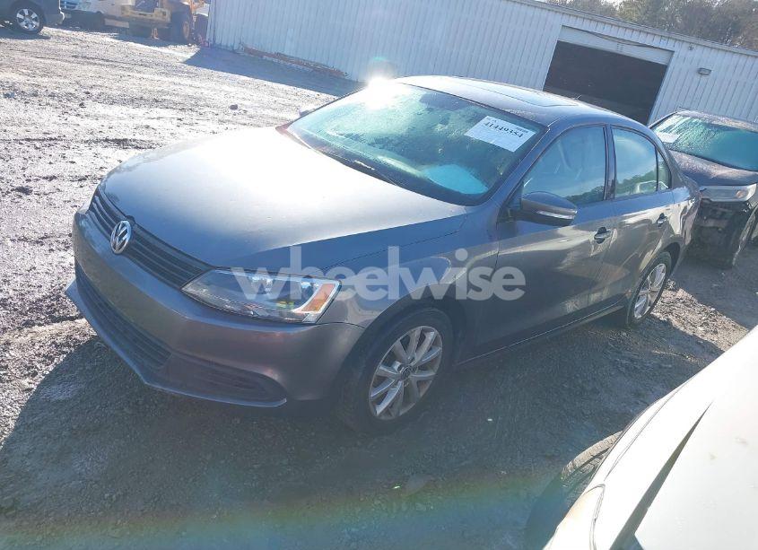 Photo 2 of 2012 Volkswagen Jetta 2.5L SE (VIN 3VWDP7AJ9CM322020)