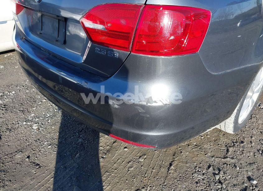Photo 6 of 2012 Volkswagen Jetta 2.5L SE (VIN 3VWDP7AJ9CM322020)