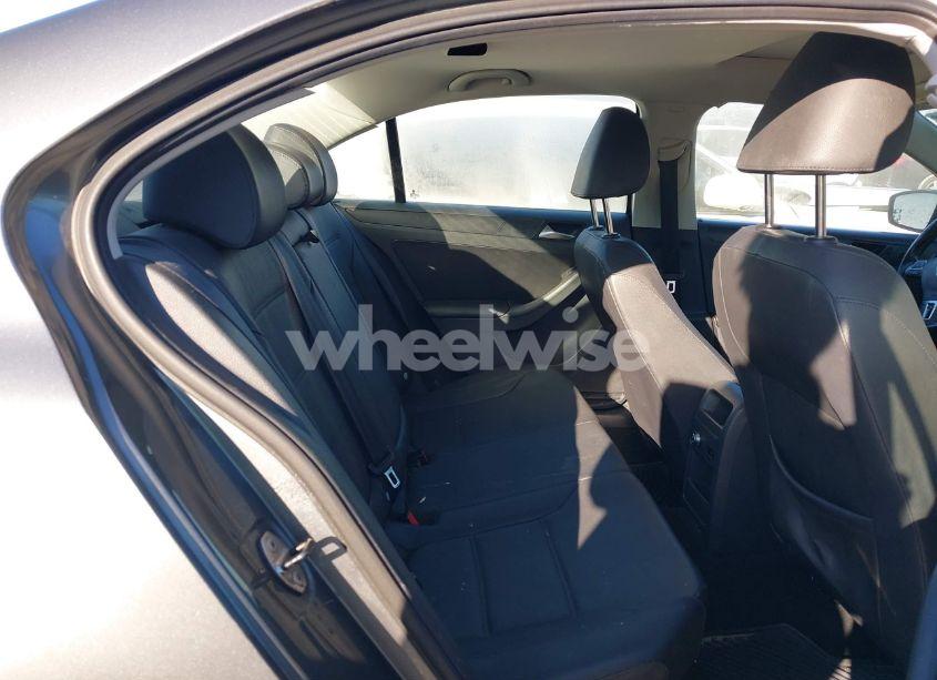 Photo 8 of 2012 Volkswagen Jetta 2.5L SE (VIN 3VWDP7AJ9CM322020)