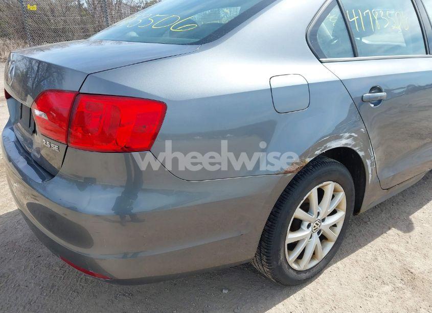 Photo 13 of 2012 Volkswagen Jetta 2.5L SE (VIN 3VWDP7AJ9CM361027)