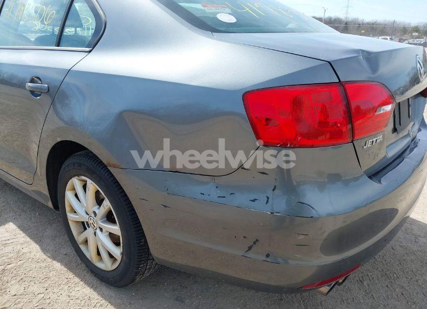 Photo 14 of 2012 Volkswagen Jetta 2.5L SE (VIN 3VWDP7AJ9CM361027)