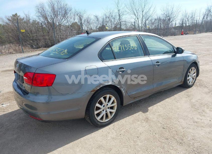 Photo 4 of 2012 Volkswagen Jetta 2.5L SE (VIN 3VWDP7AJ9CM361027)