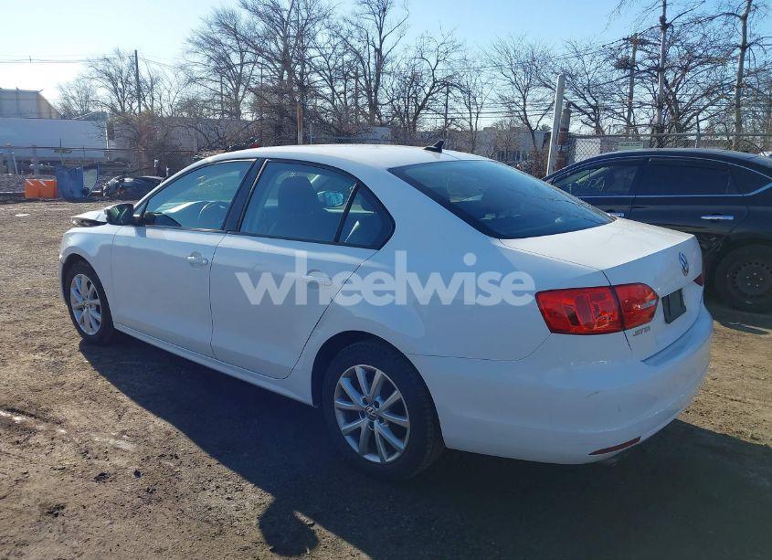 Photo 3 of 2012 Volkswagen Jetta 2.5L SE (VIN 3VWDP7AJ9CM373680)