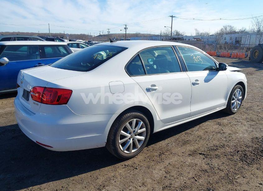 Photo 4 of 2012 Volkswagen Jetta 2.5L SE (VIN 3VWDP7AJ9CM373680)