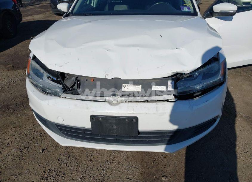 Photo 6 of 2012 Volkswagen Jetta 2.5L SE (VIN 3VWDP7AJ9CM373680)