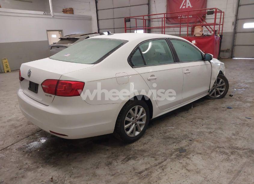 Photo 4 of 2012 Volkswagen Jetta 2.5L SE (VIN 3VWDP7AJ9CM381567)
