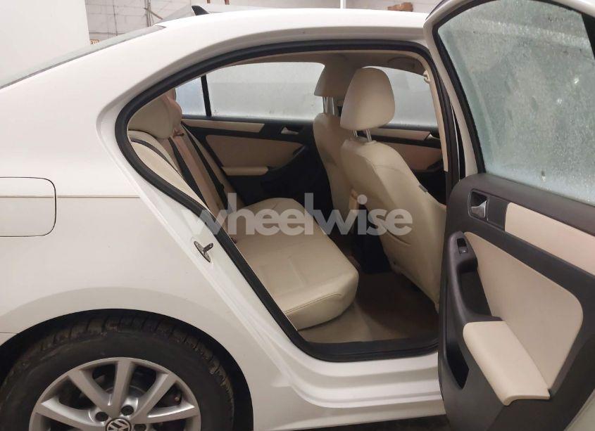 Photo 8 of 2012 Volkswagen Jetta 2.5L SE (VIN 3VWDP7AJ9CM381567)