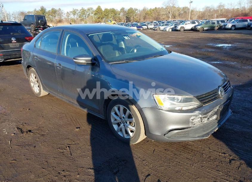 2012 Volkswagen Jetta 2.5L SE (VIN 3VWDP7AJ9CM401574) main photo
