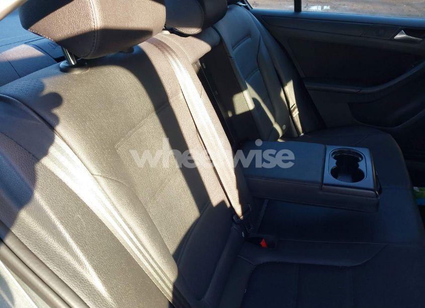 Photo 8 of 2012 Volkswagen Jetta 2.5L SE (VIN 3VWDP7AJ9CM401574)