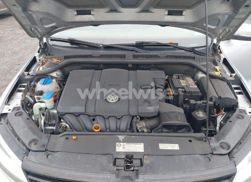Photo 10 of 2012 Volkswagen Jetta 2.5L SE (VIN 3VWDP7AJ9CM412199)