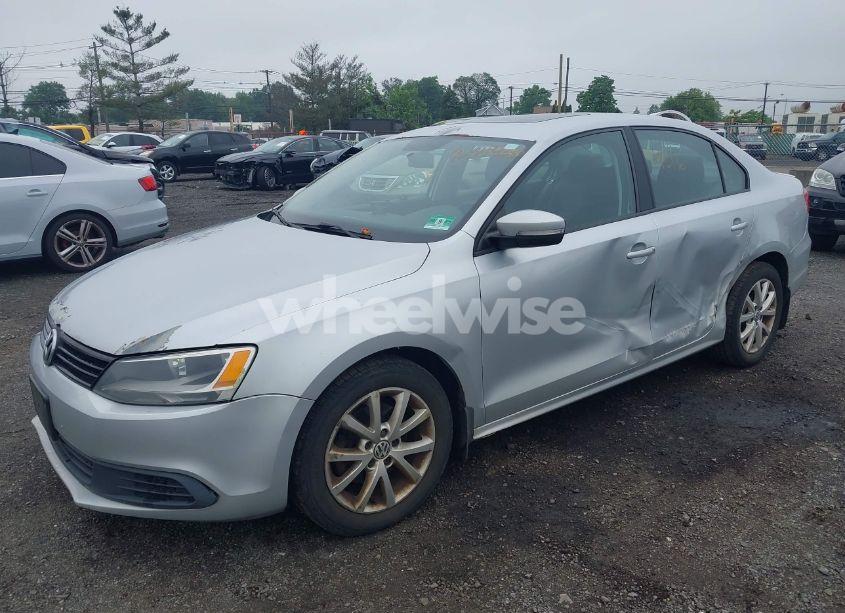 Photo 2 of 2012 Volkswagen Jetta 2.5L SE (VIN 3VWDP7AJ9CM412199)
