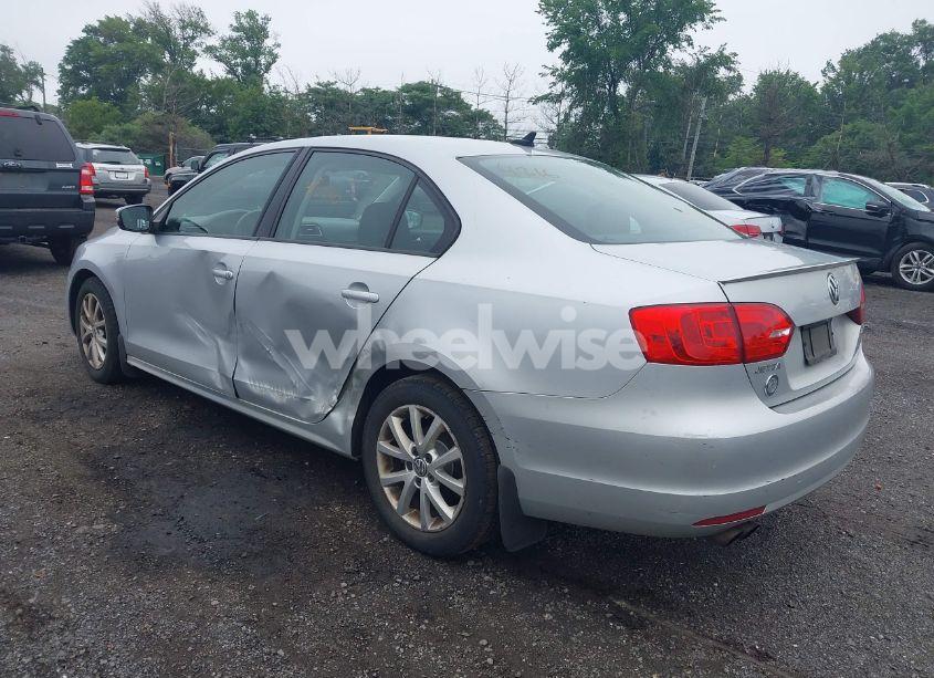 Photo 3 of 2012 Volkswagen Jetta 2.5L SE (VIN 3VWDP7AJ9CM412199)
