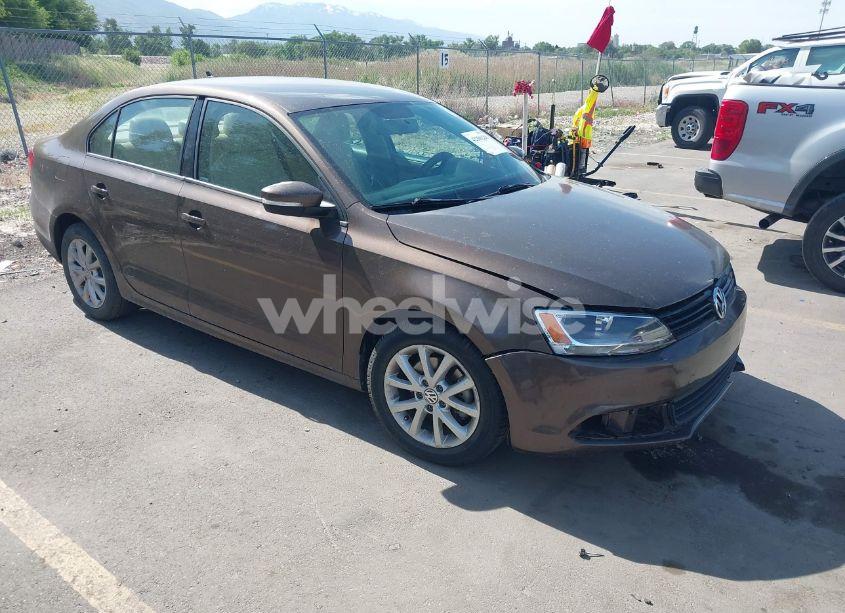 2012 Volkswagen Jetta 2.5L SE (VIN 3VWDP7AJ9CM450774) main photo