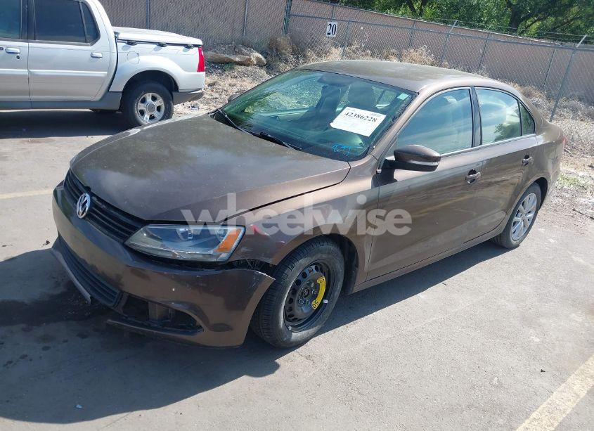 Photo 2 of 2012 Volkswagen Jetta 2.5L SE (VIN 3VWDP7AJ9CM450774)