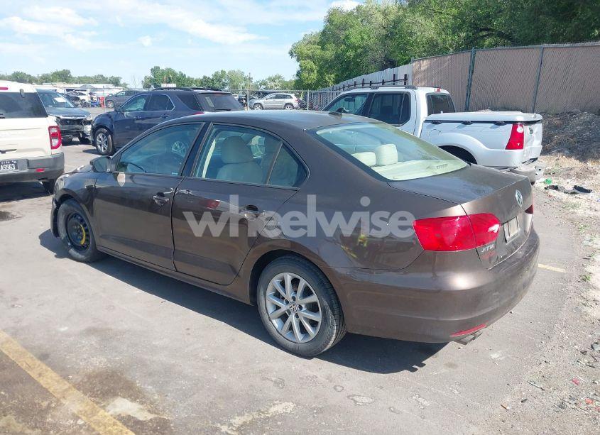 Photo 3 of 2012 Volkswagen Jetta 2.5L SE (VIN 3VWDP7AJ9CM450774)