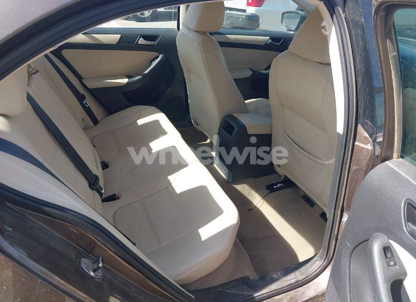 Photo 8 of 2012 Volkswagen Jetta 2.5L SE (VIN 3VWDP7AJ9CM450774)