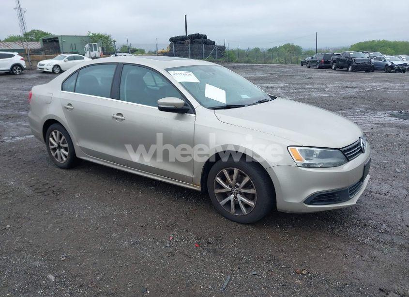 2013 Volkswagen Jetta 2.5L SE (VIN 3VWDP7AJ9DM213171) main photo