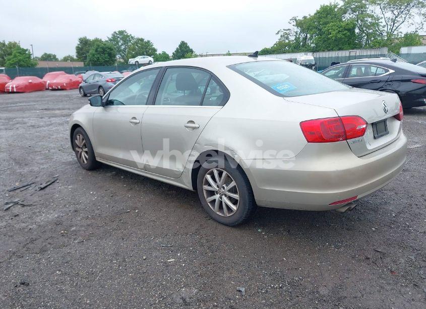 Photo 3 of 2013 Volkswagen Jetta 2.5L SE (VIN 3VWDP7AJ9DM213171)